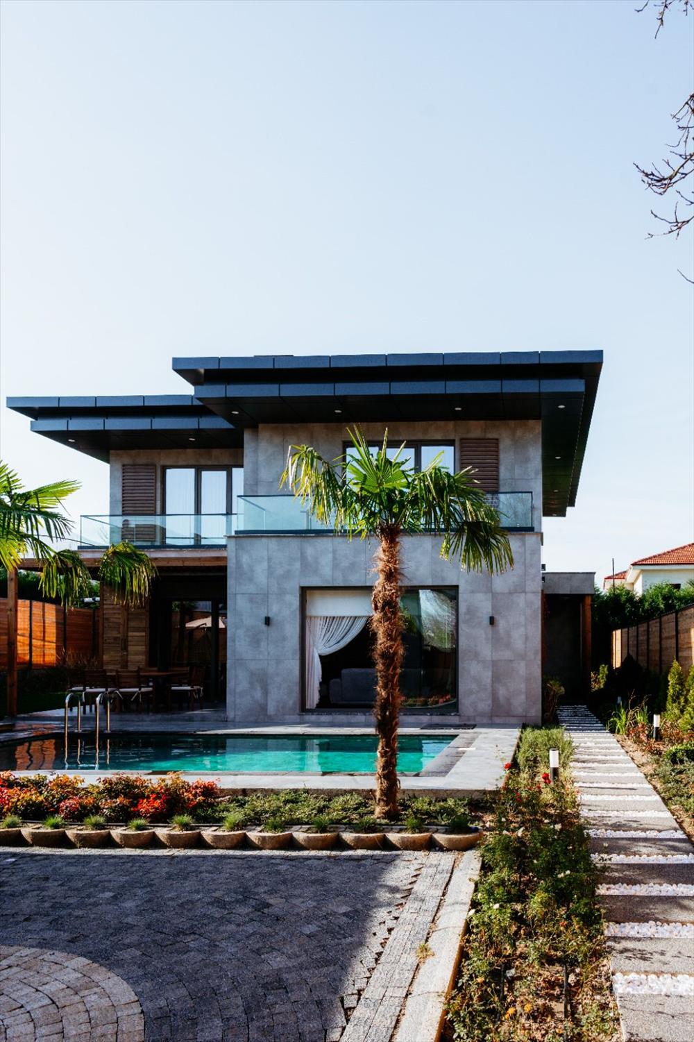 listing card gallery