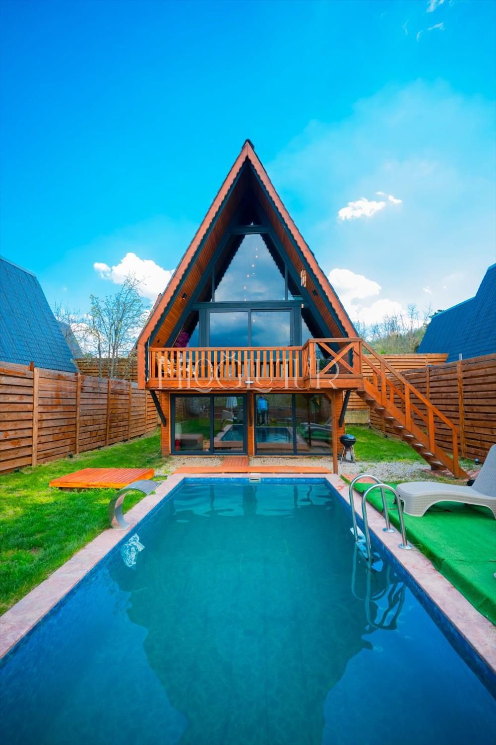 listing card gallery