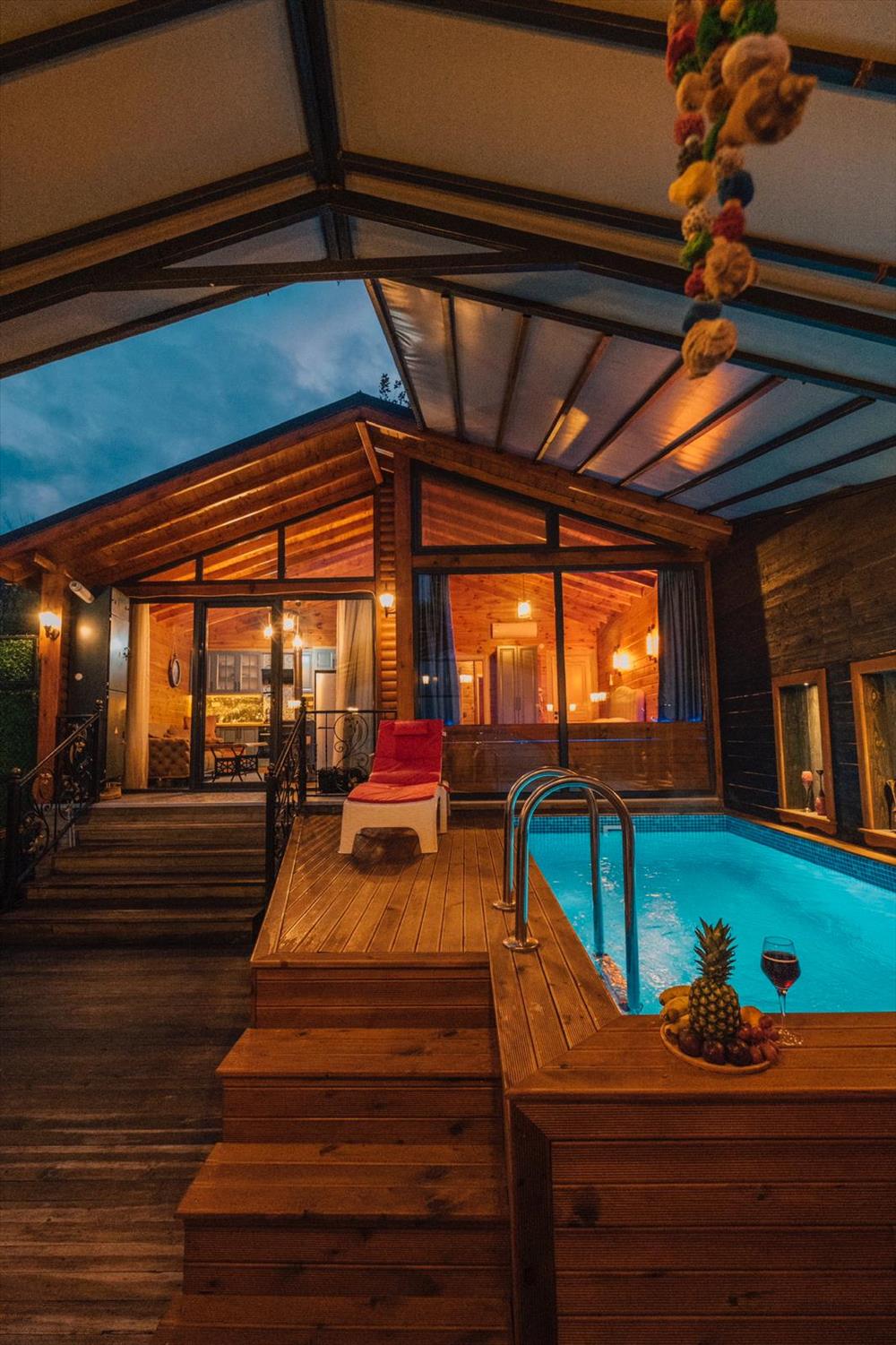 listing card gallery