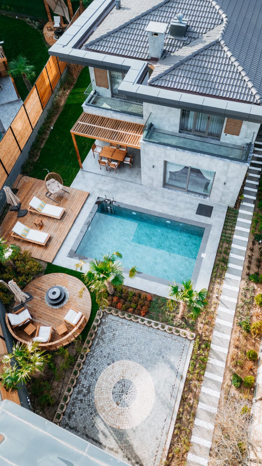 listing card gallery