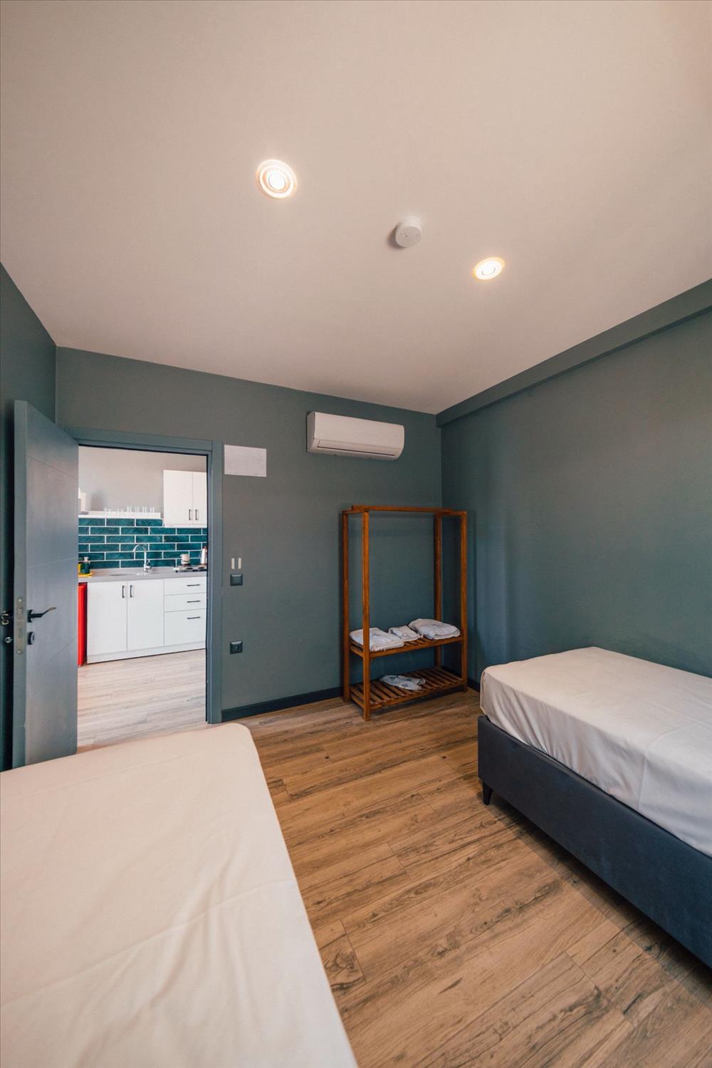 listing card gallery