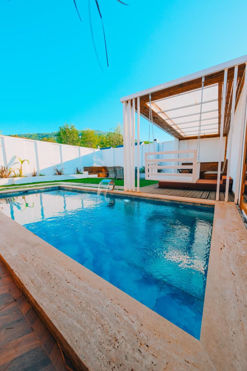 listing card gallery