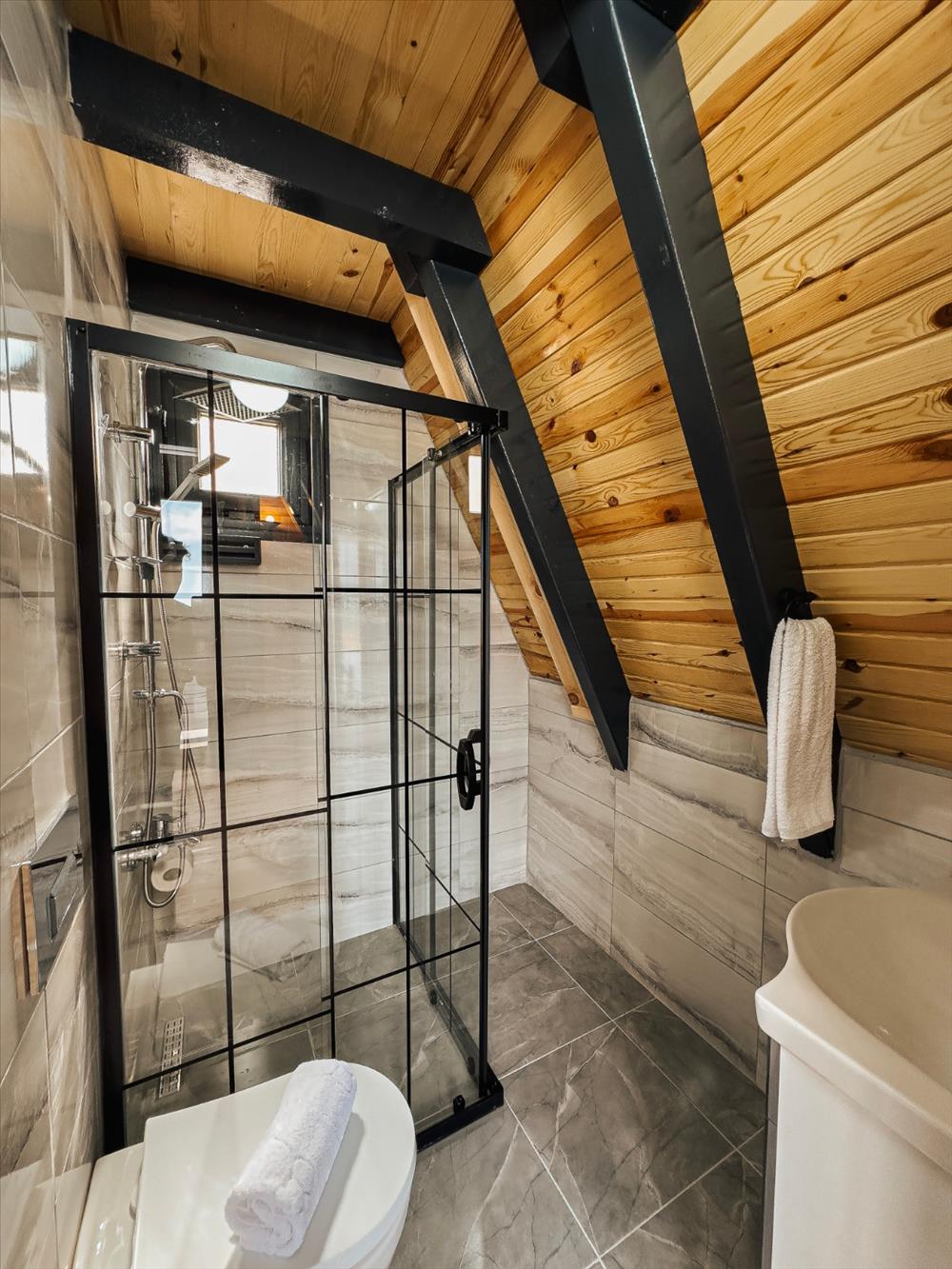 listing card gallery