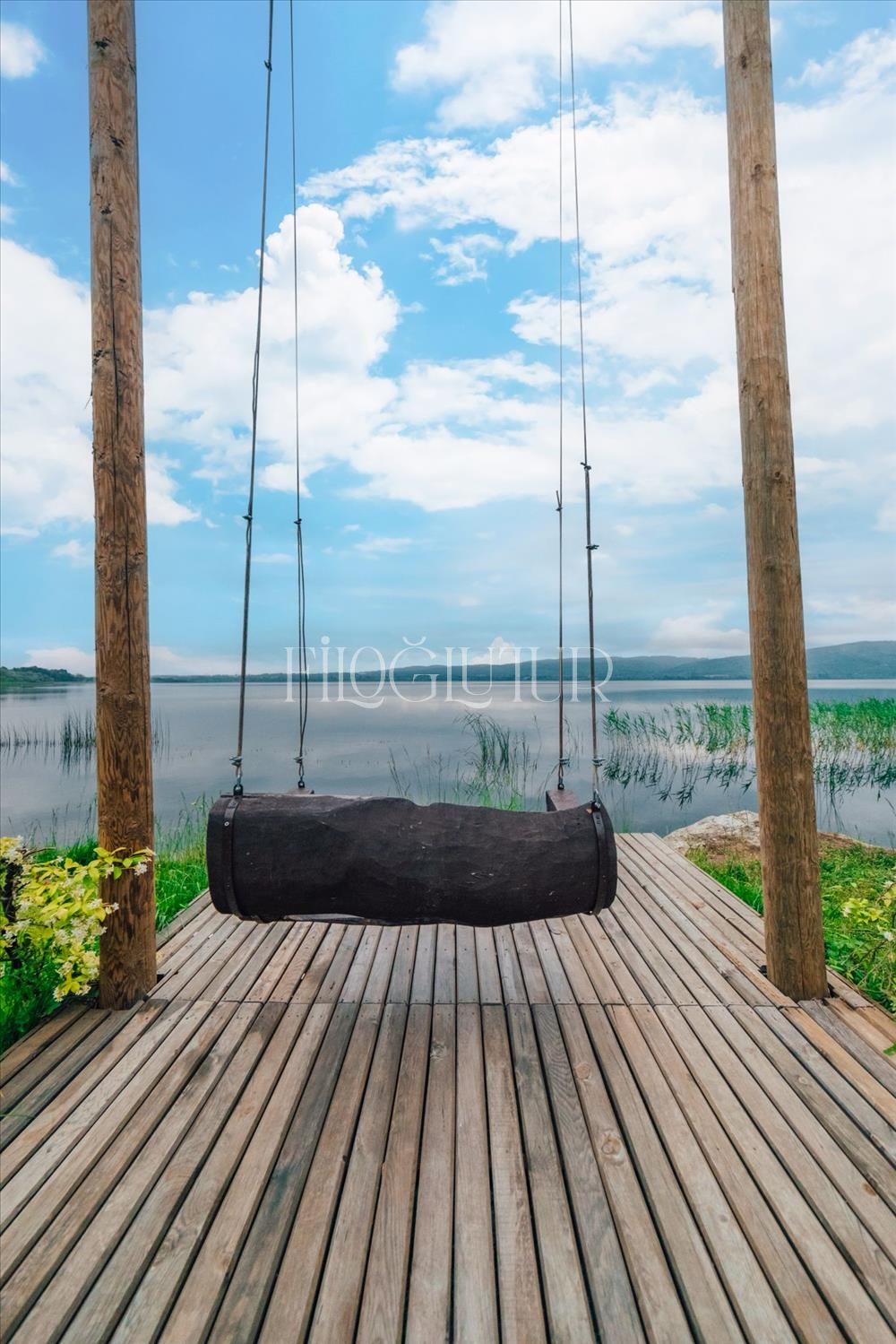 listing card gallery