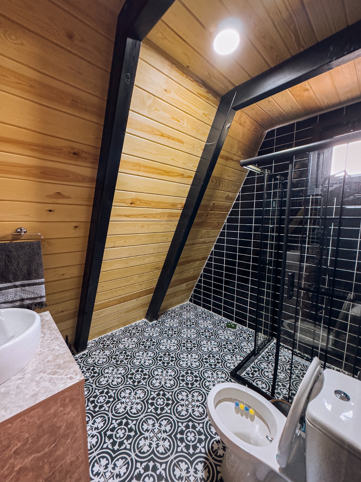 listing card gallery