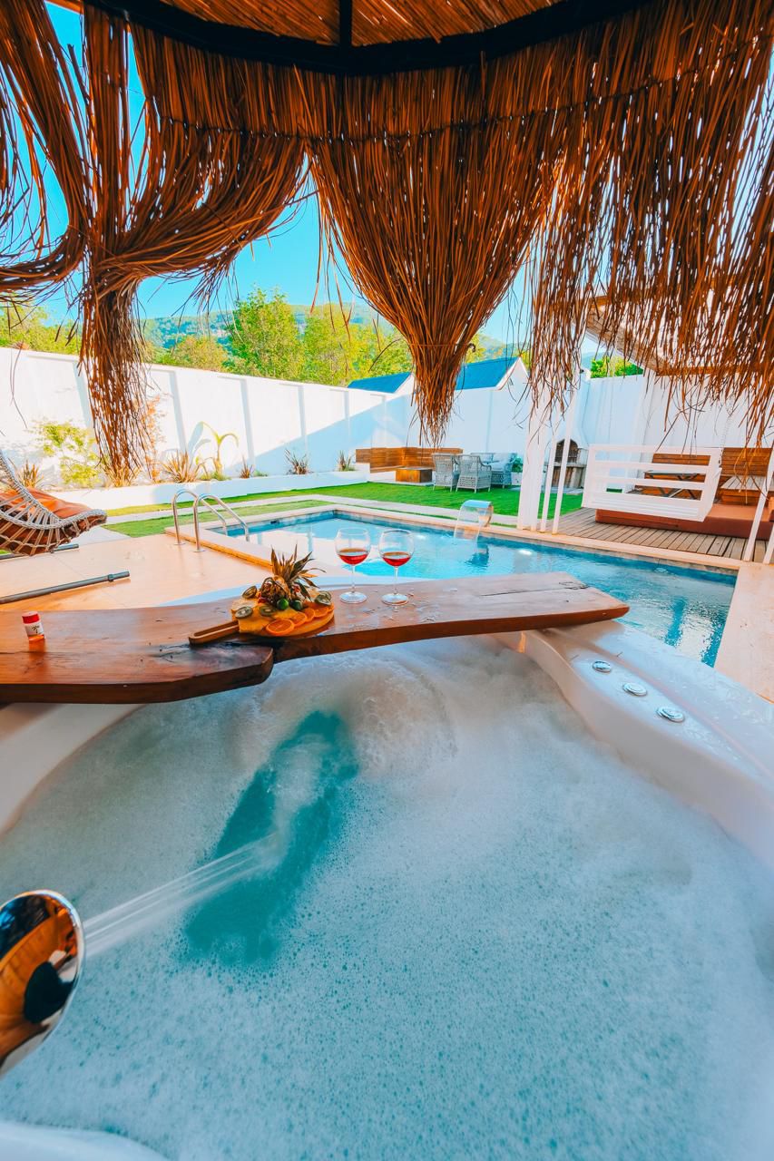 listing card gallery