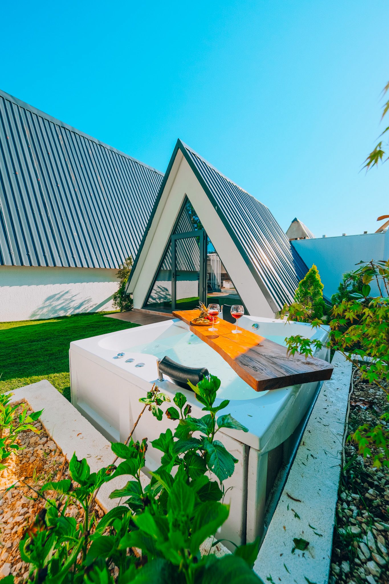 listing card gallery