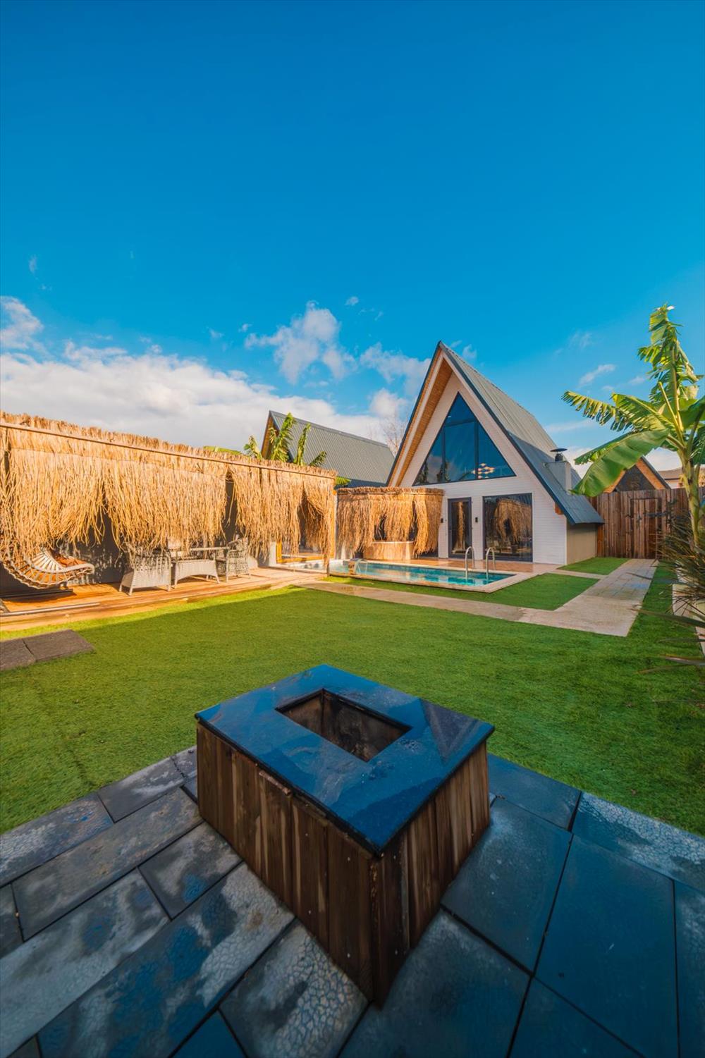 listing card gallery