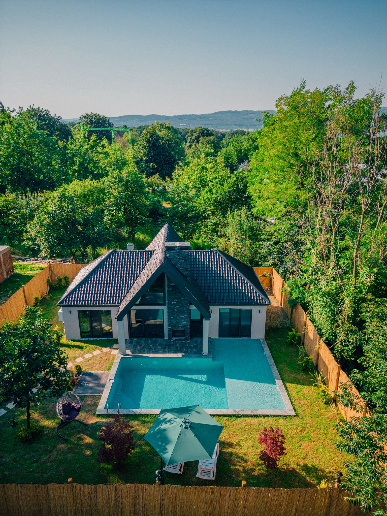 listing card gallery