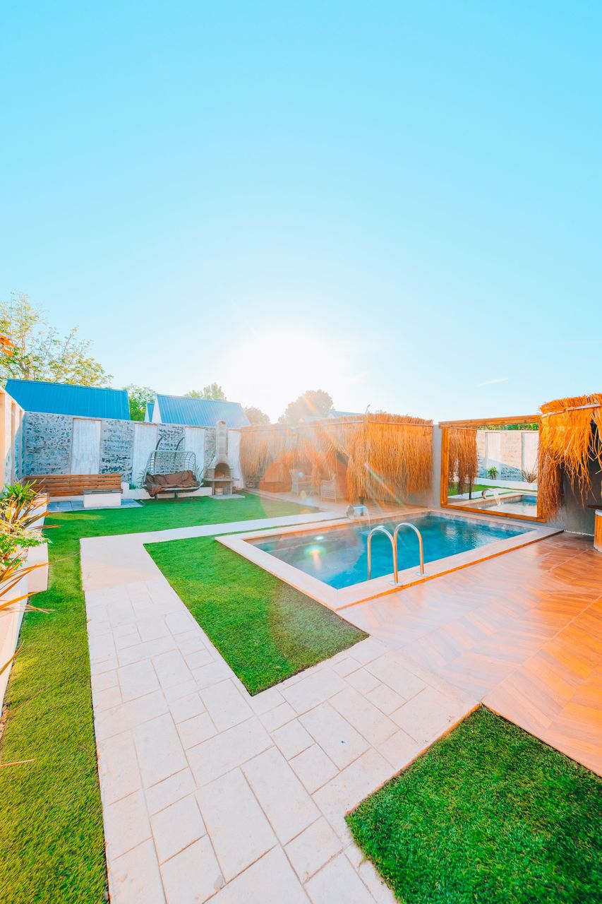 listing card gallery