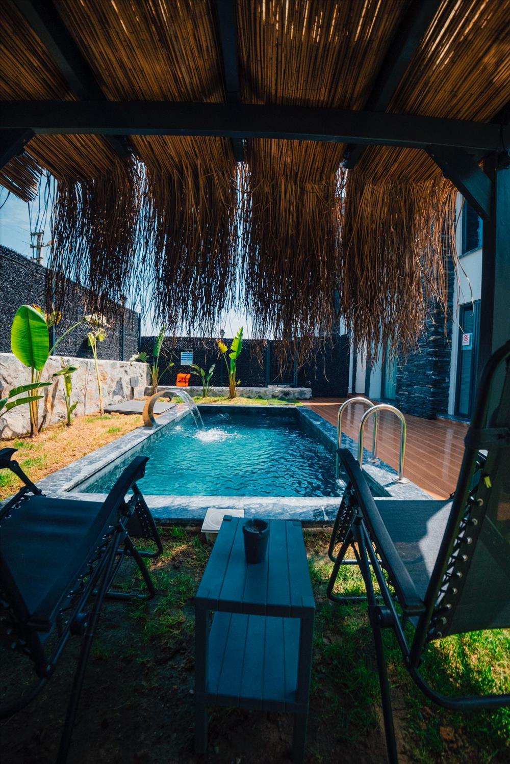 listing card gallery