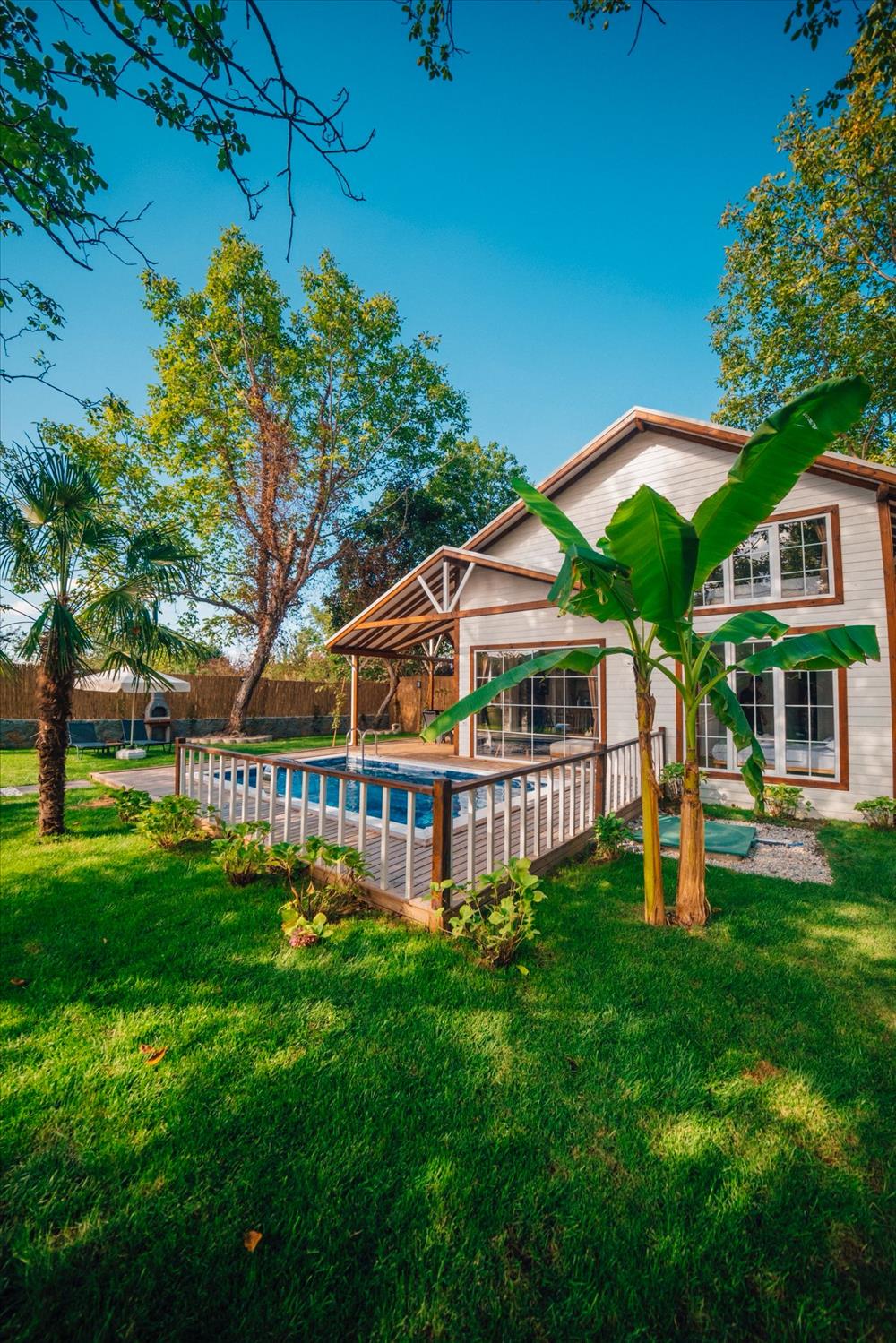 listing card gallery