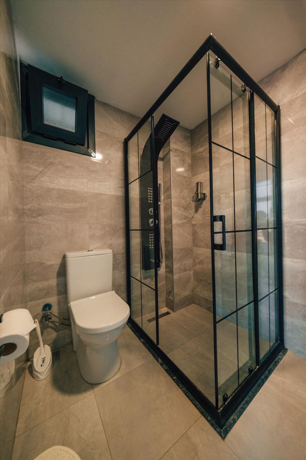 listing card gallery