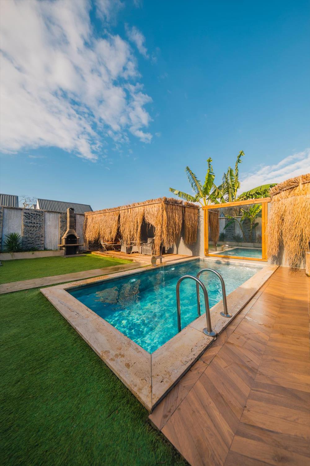 listing card gallery