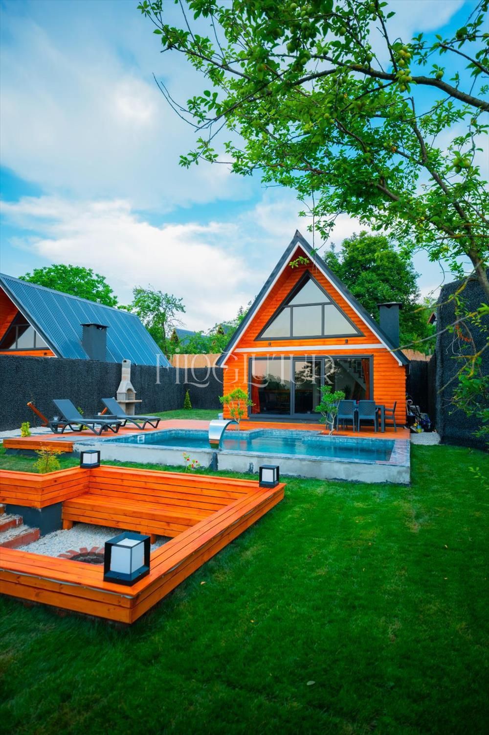 listing card gallery