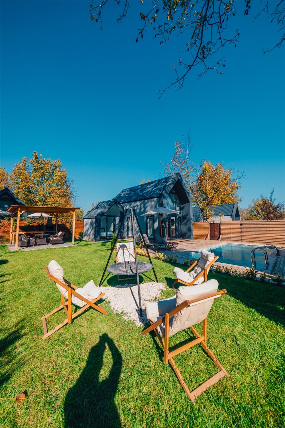 listing card gallery