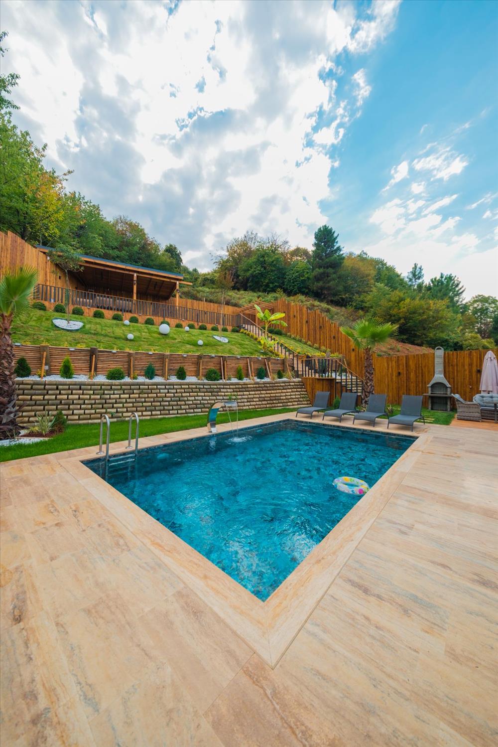 listing card gallery