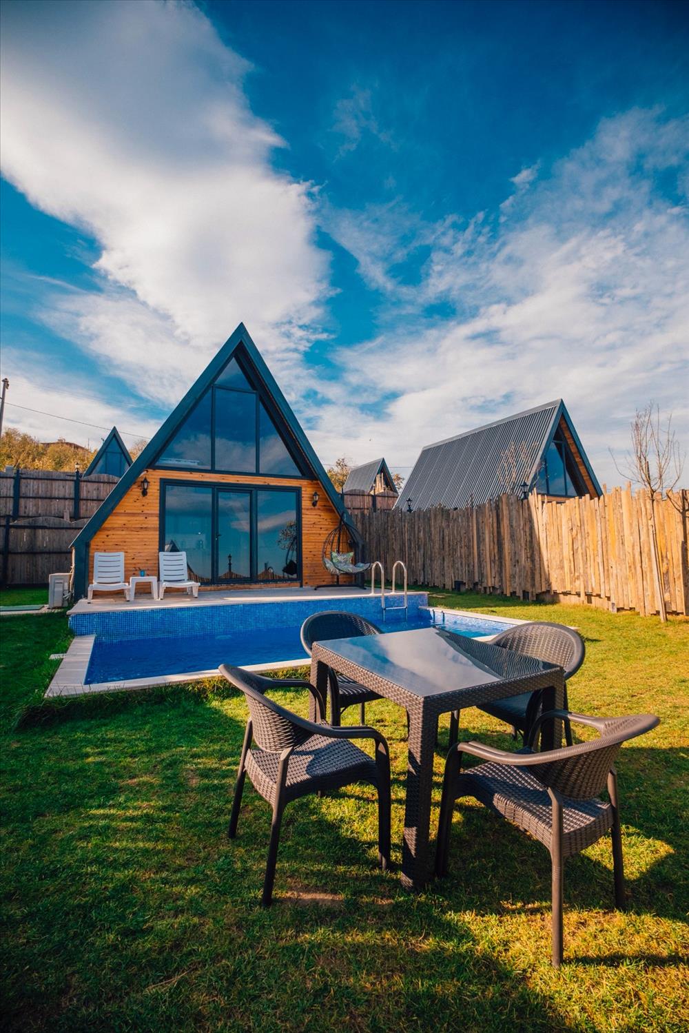 listing card gallery