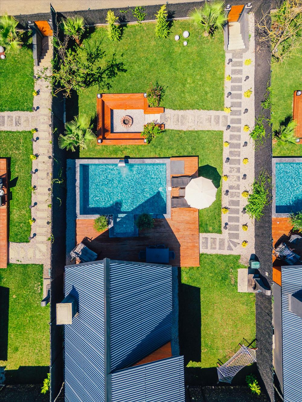 listing card gallery