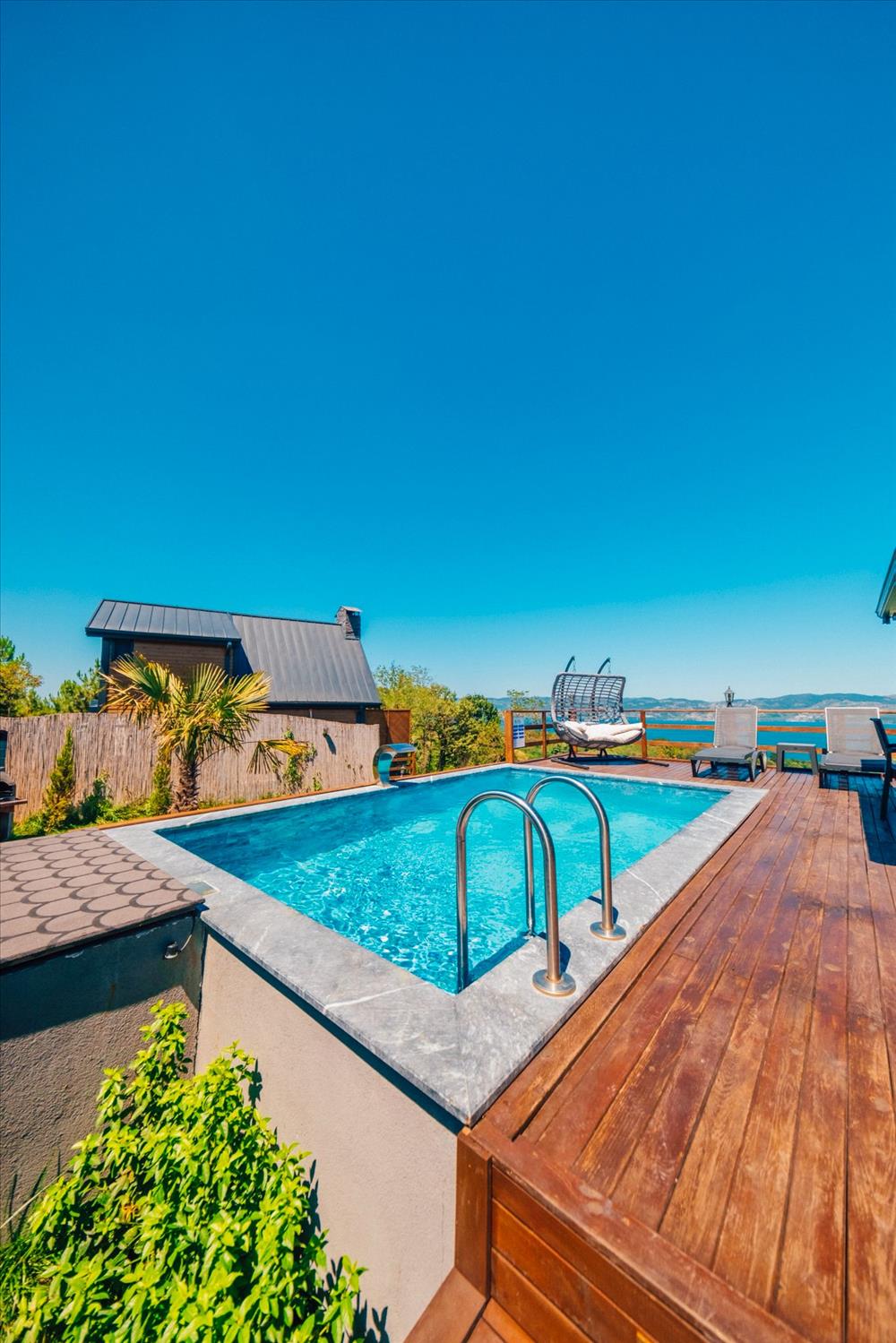 listing card gallery