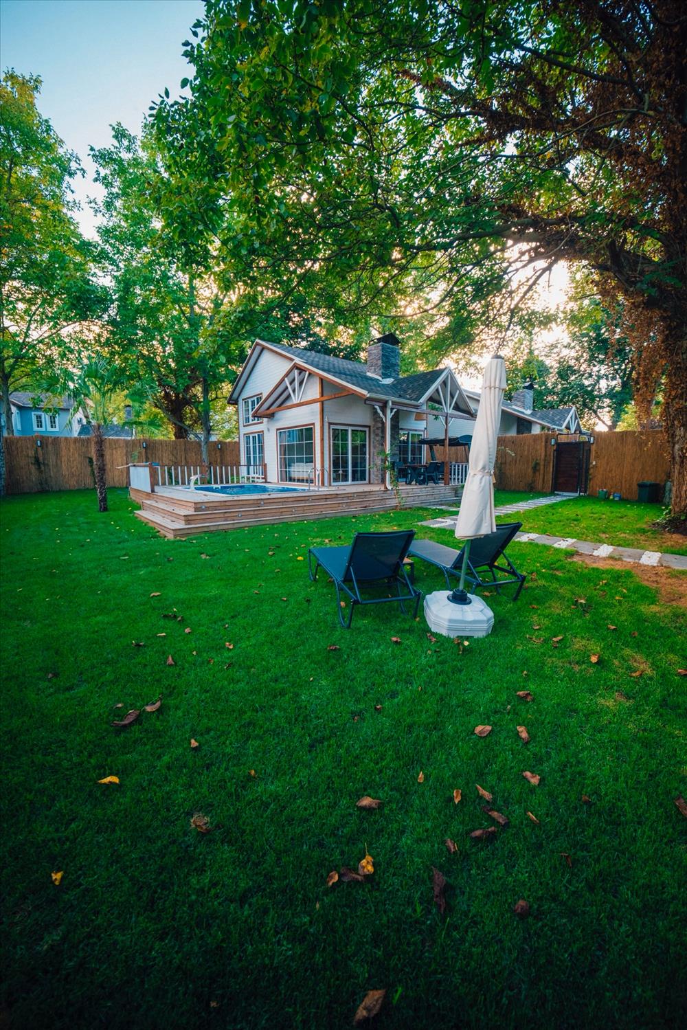 listing card gallery