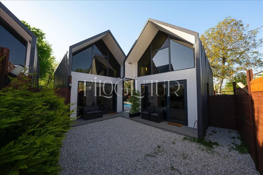 listing card gallery