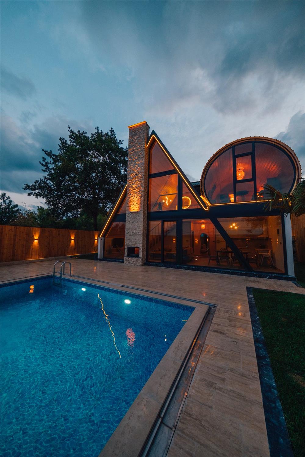 listing card gallery