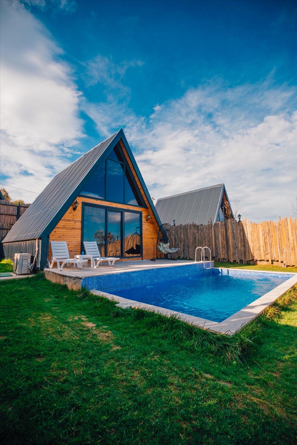 listing card gallery