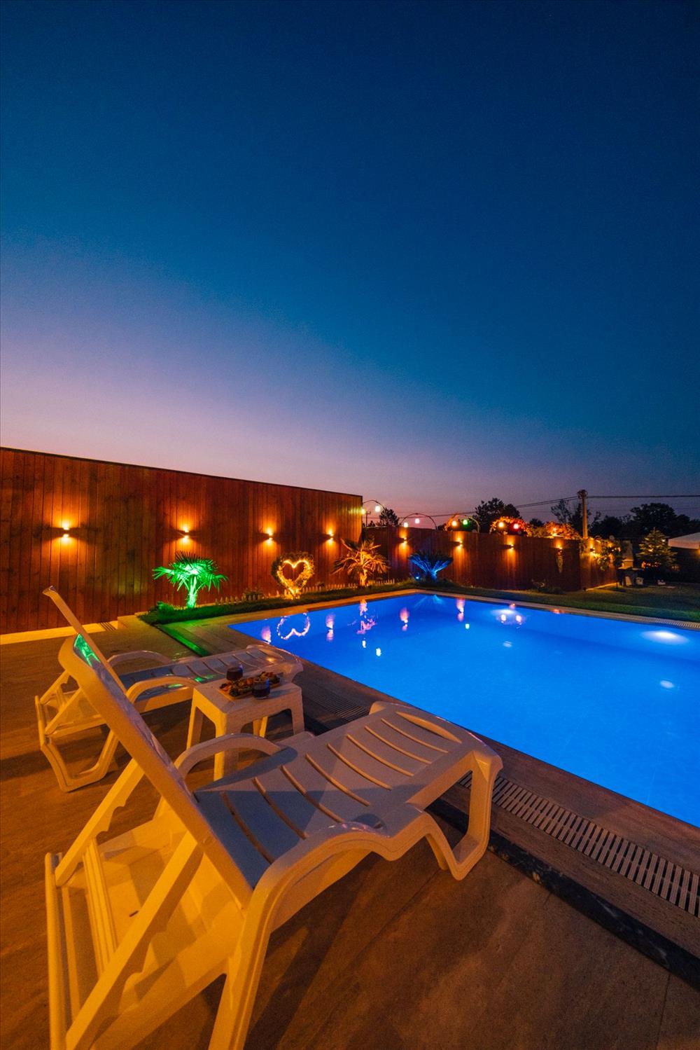 listing card gallery