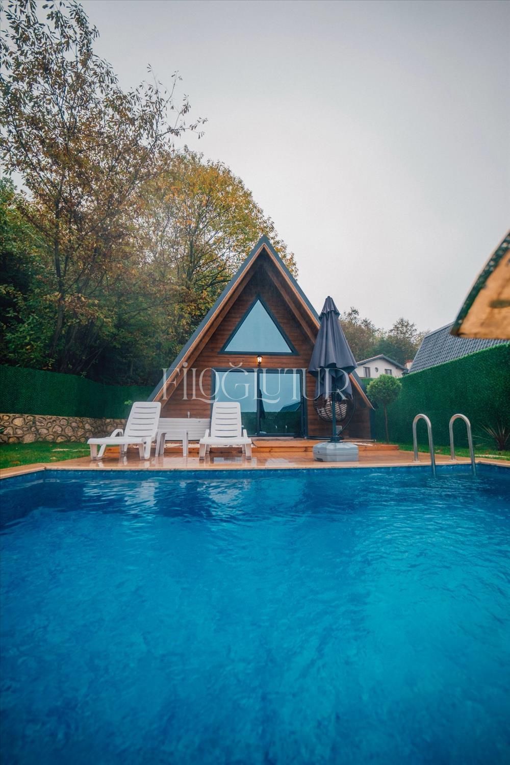 listing card gallery