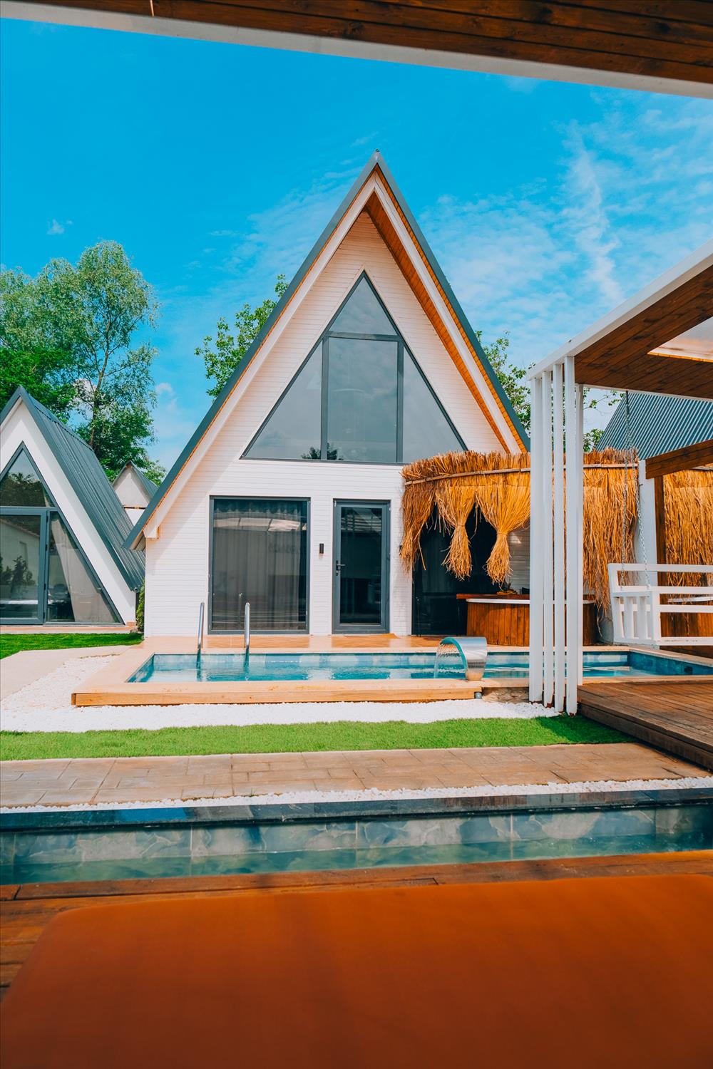 listing card gallery