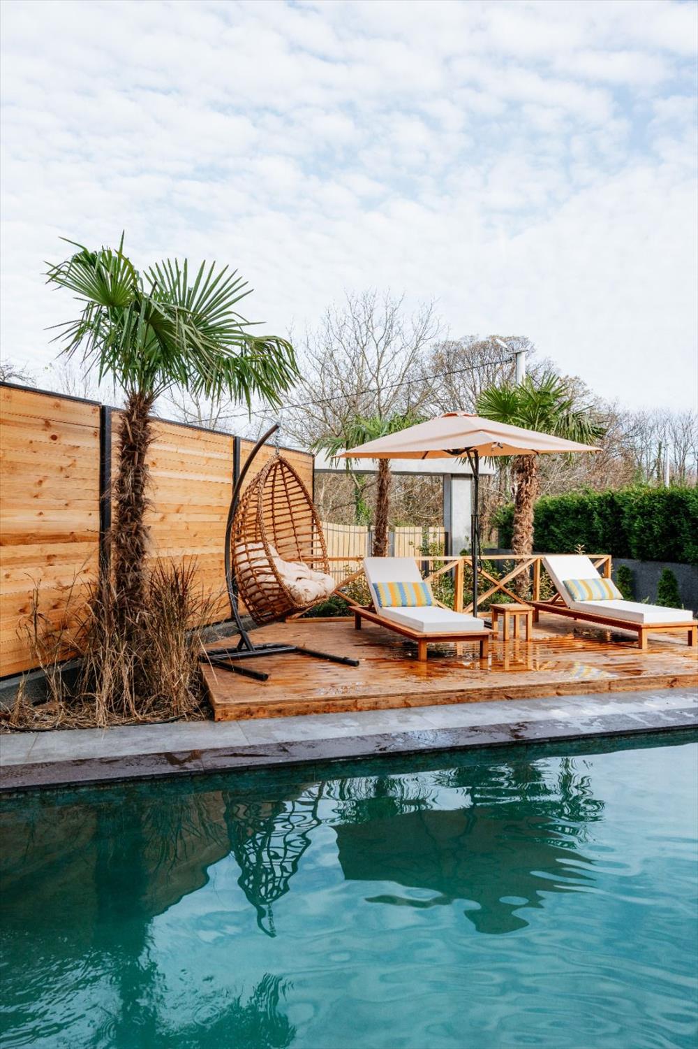 listing card gallery