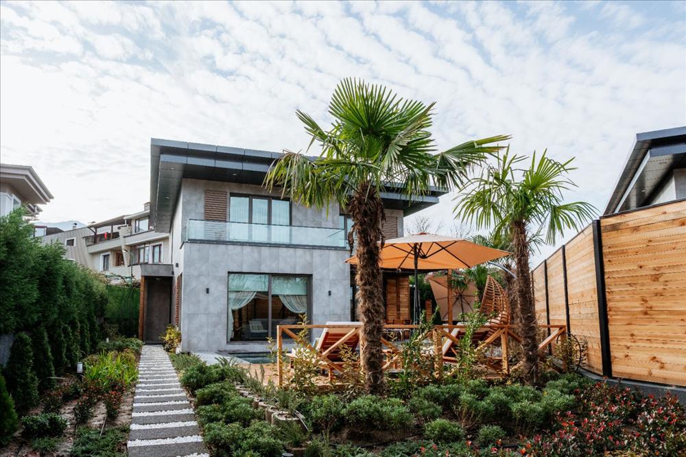 listing card gallery