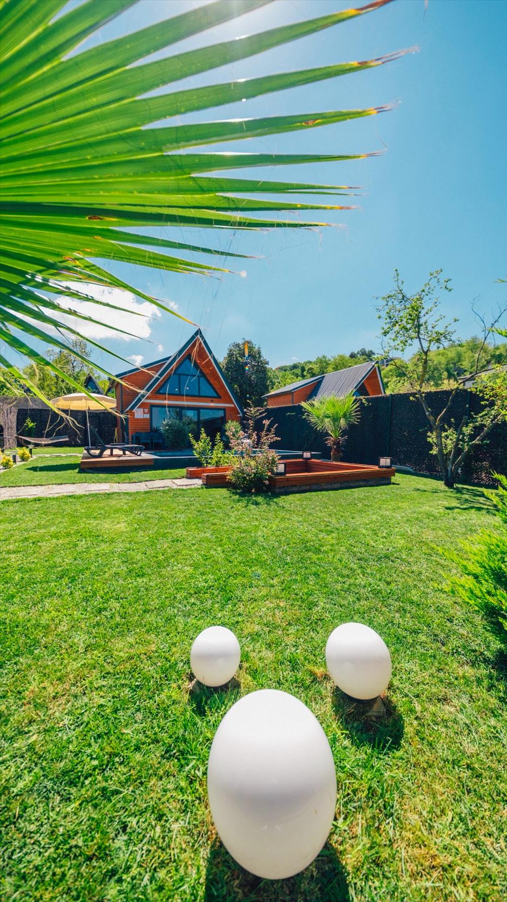 listing card gallery