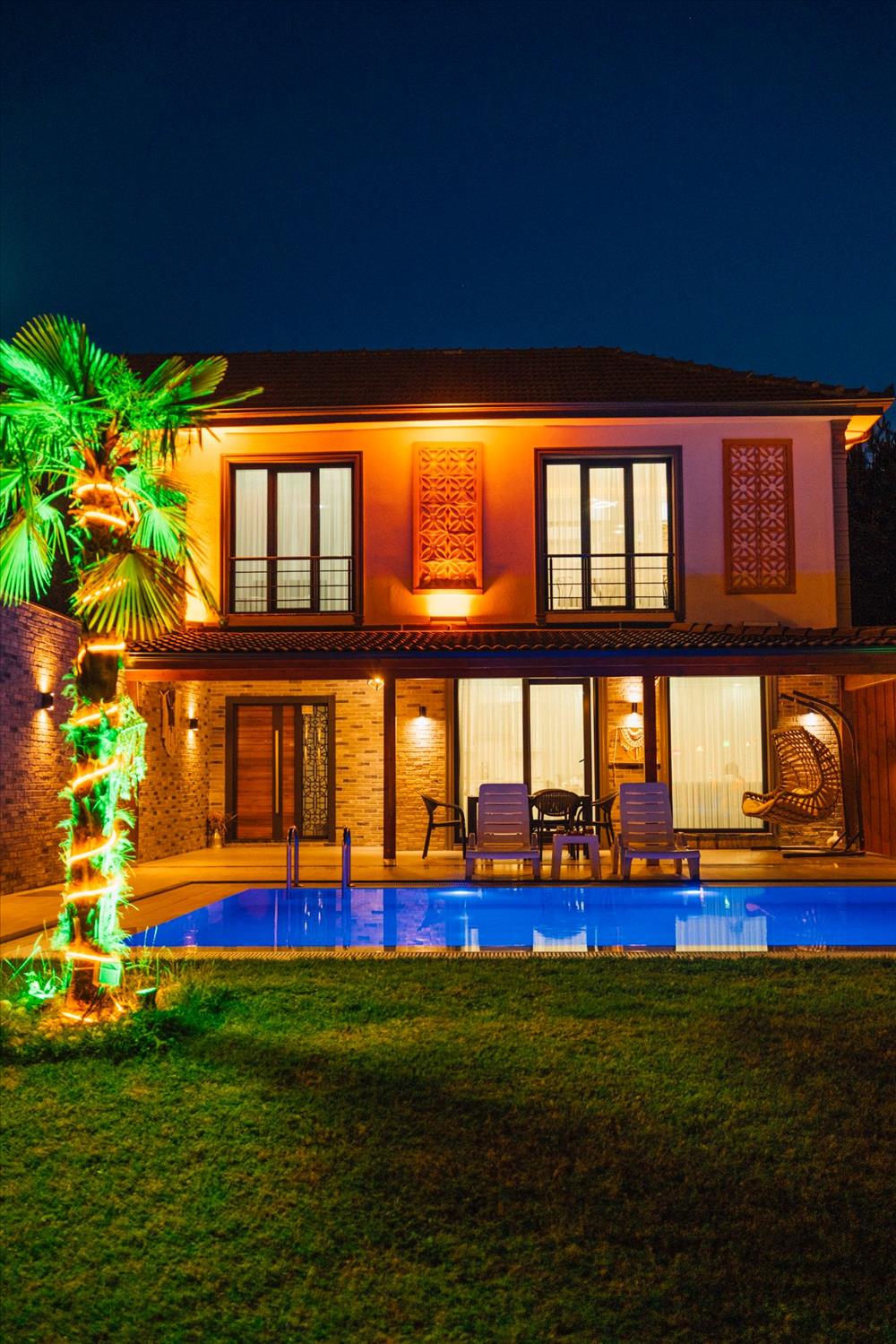 listing card gallery