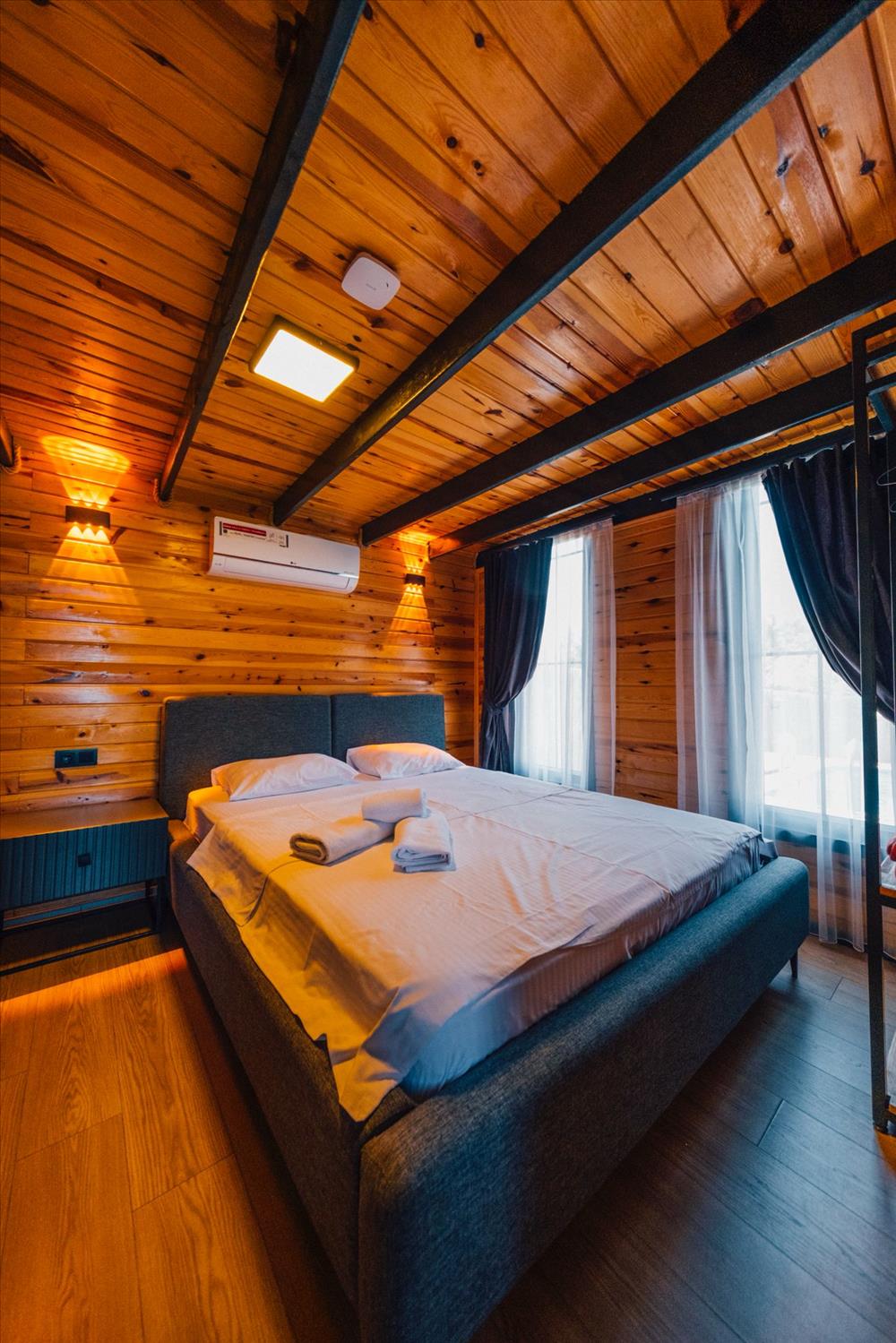 listing card gallery