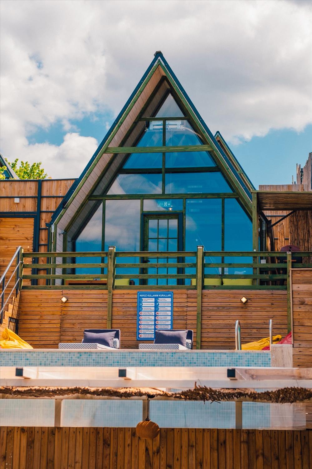 listing card gallery