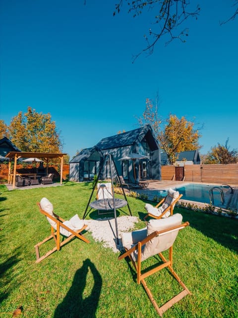 listing card gallery