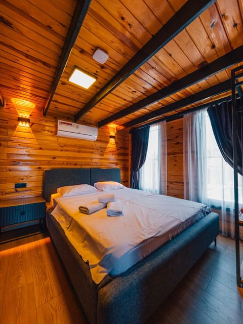 listing card gallery