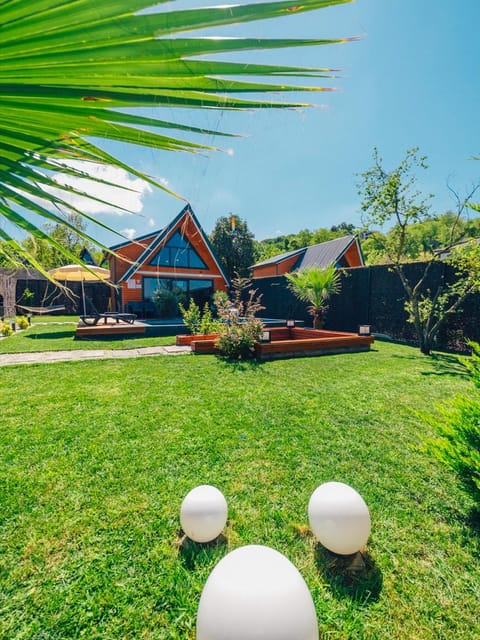 listing card gallery