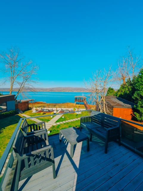 listing card gallery