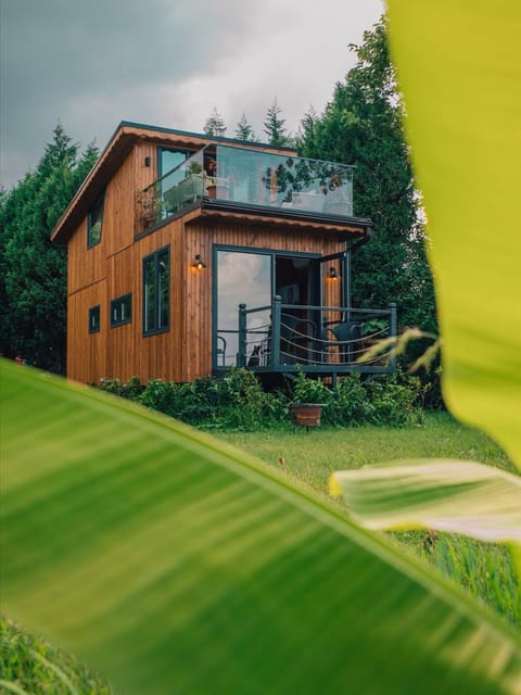 listing card gallery