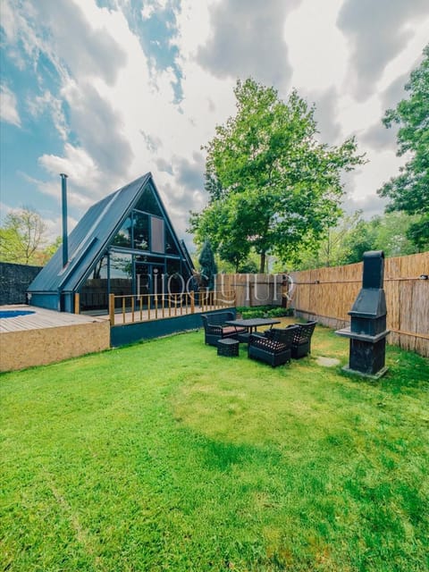 listing card gallery