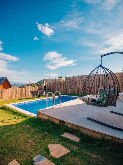 listing card gallery