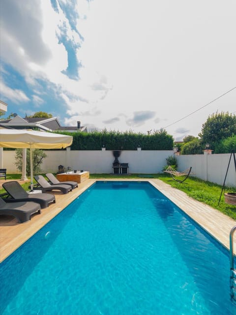 listing card gallery