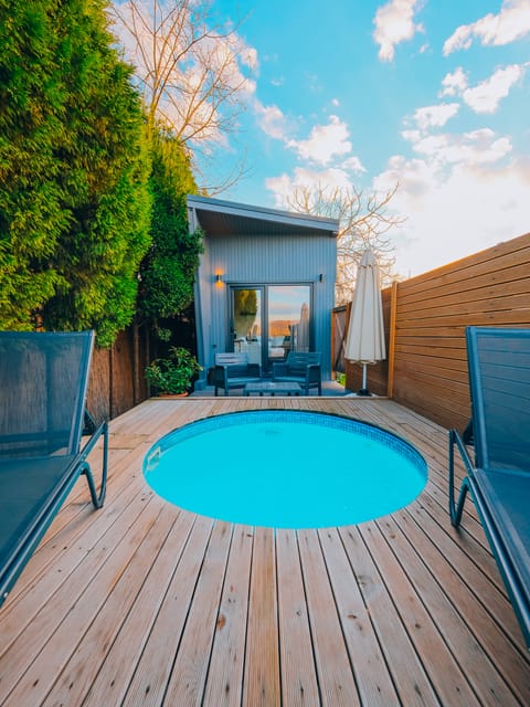 listing card gallery