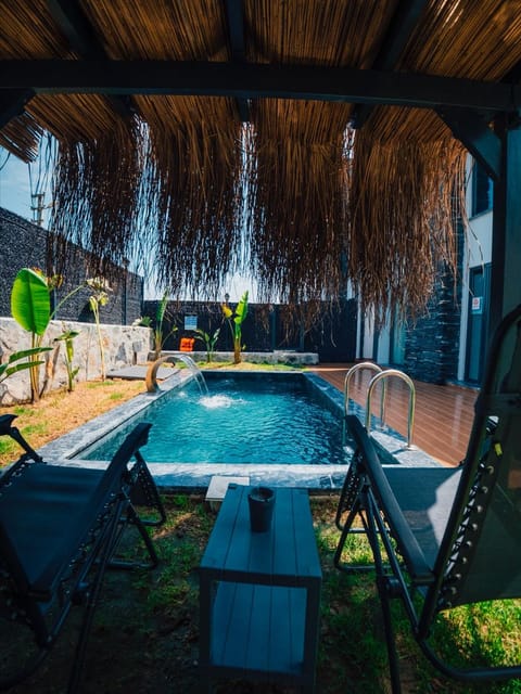 listing card gallery