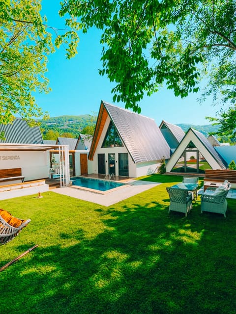 listing card gallery