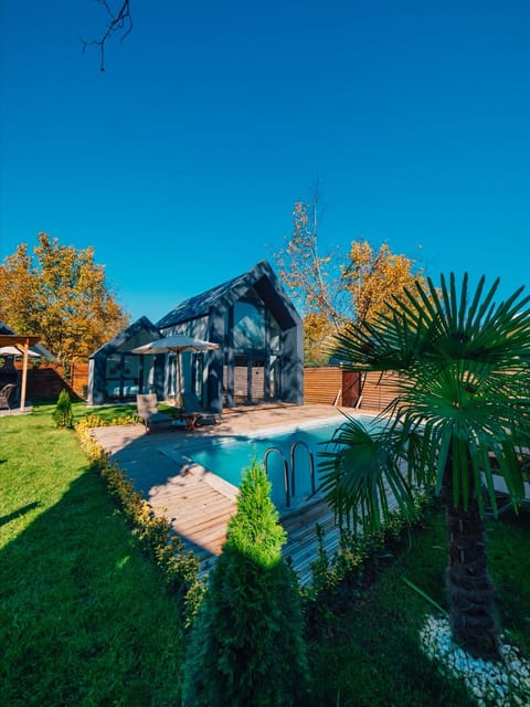 listing card gallery