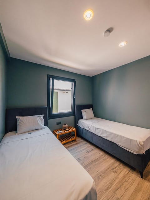 listing card gallery